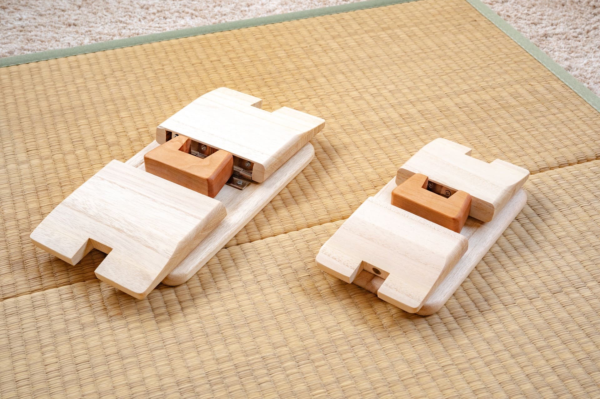 折り畳み式　正座用スツール